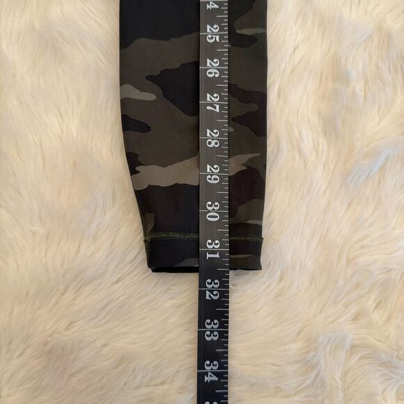 Athleta Ultimate 7/8 Tight Camo Stash Pocket High Rise Leggings XXS - Picture 12 of 16